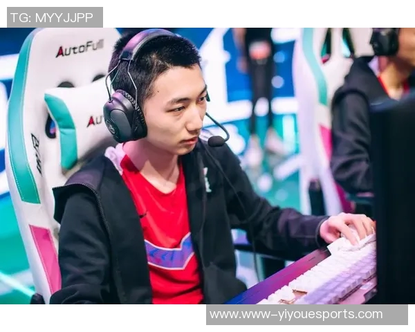 电竞赛后复盘TES与LNG对决中的战术意识与决策分析